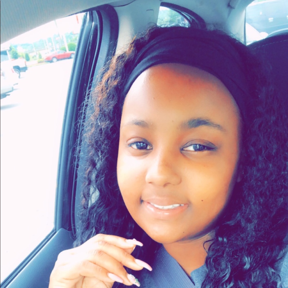 Meet your Posher, Chenisha